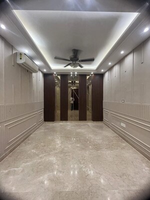 Building Lobby in Studio Apartment at Ambience Mall, Sector 24 – for Rent