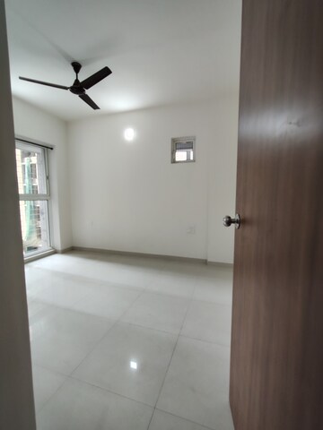 Furnished Amenities in 1 BHK Apartment at Lodha Amara Wing 40 And 41, Kolshet Road – for Rent