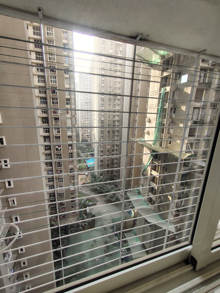 Balcony, lodha-amara-wing-40-and-41 1 Bedroom 450 Sq.Ft. Apartment In Kolshet Road Thane 9643393