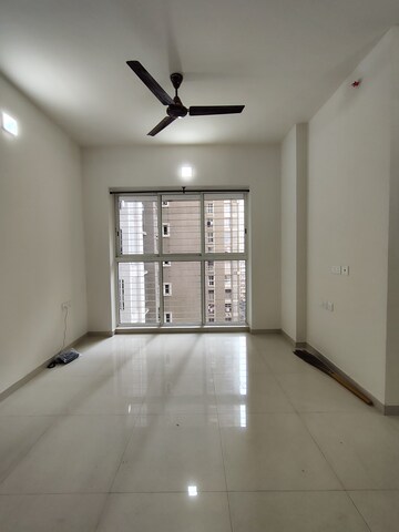 Room in 1 BHK Apartment at Lodha Amara Wing 40 And 41, Kolshet Road – for Rent