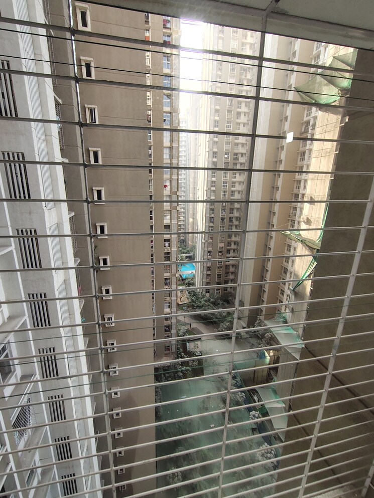 Balcony, lodha-amara-wing-40-and-41 1 Bedroom 450 Sq.Ft. Apartment In Kolshet Road Thane 9643393