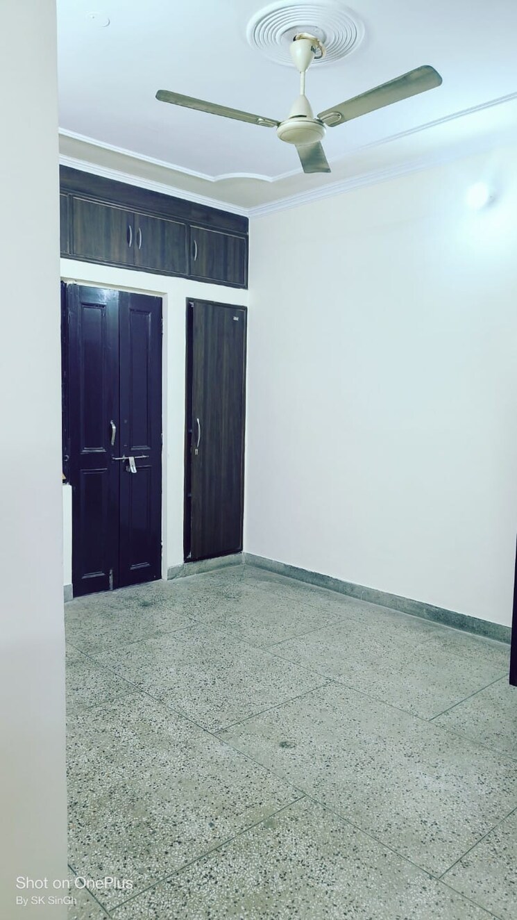 Room, sector 12 dwarka 2 Bedroom 1200 Sq.Ft. Apartment In Sector 12 Dwarka Delhi 9643352