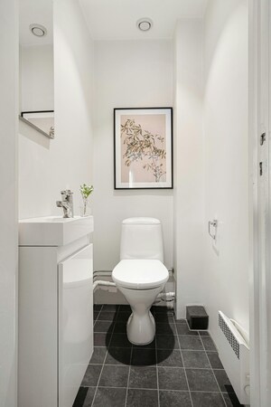 Bathroom in 2 BHK Apartment at Kumar Parc Residences, Hadapsar – for Sale