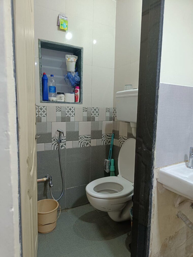 Bathroom, malad west 1 RK 270 Sq.Ft. Apartment In Malad West Mumbai 9643560