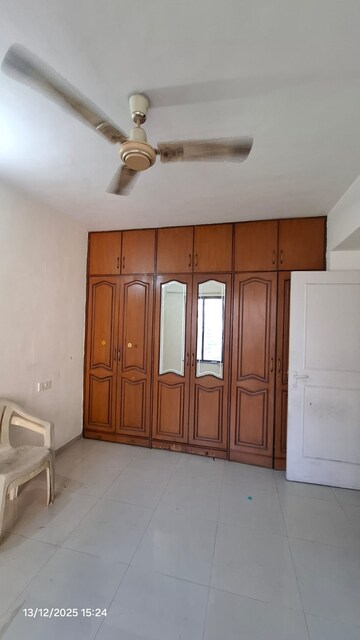 Room in 1 BHK Apartment at Sheth Vasant Marvel, Borivali East – for Rent