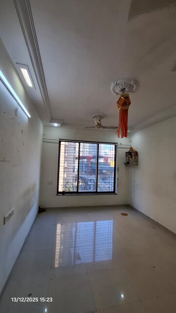 Furnished Amenities in 1 BHK Apartment at Sheth Vasant Marvel, Borivali East – for Rent