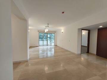 Room in 3.5 BHK Apartment at Parsvnath Exotica, Sector 53 – for Rent