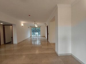 Room in 3.5 BHK Apartment at Parsvnath Exotica, Sector 53 – for Rent