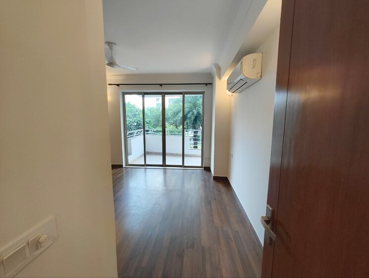 Room, parsvnath-exotica 3.5 Bedroom 2700 Sq.Ft. Apartment In Sector 53 Gurgaon 9643579
