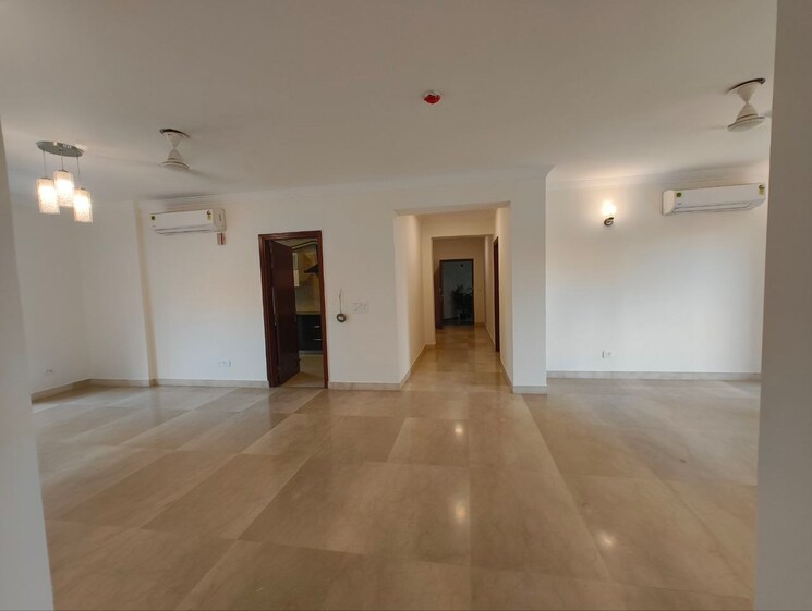 Room, parsvnath-exotica 3.5 Bedroom 2700 Sq.Ft. Apartment In Sector 53 Gurgaon 9643579
