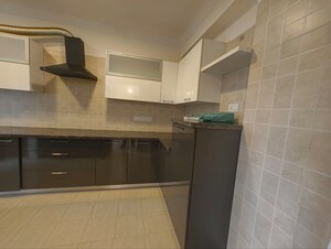 Kitchen in 3.5 BHK Apartment at Parsvnath Exotica, Sector 53 – for Rent