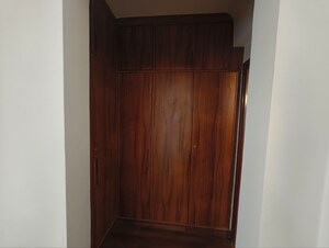 Furnished Amenities in 3.5 BHK Apartment at Parsvnath Exotica, Sector 53 – for Rent