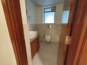 Bathroom in 3.5 BHK Apartment at Parsvnath Exotica, Sector 53 – for Rent
