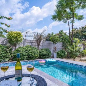 Swimming Pool in 3.5 BHK Apartment at Eldeco Trinity, Malesemau – for Sale