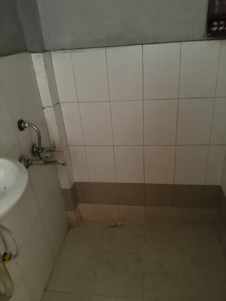 Bathroom, apna-pariwar-chs 2 Bedroom 700 Sq.Ft. Apartment In Nerul Navi Mumbai 9643617