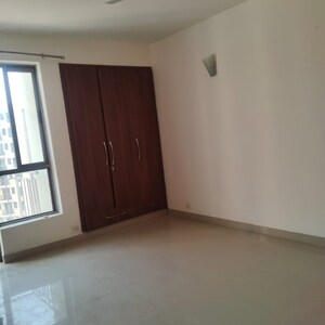 Room in 2 BHK Apartment at Unitech The Residences Gurgaon, Sector 33 – for Rent
