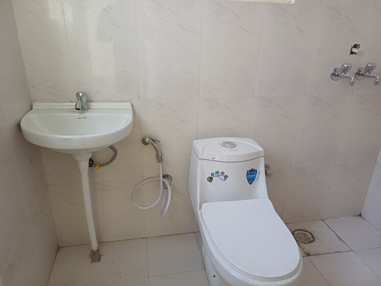 Bathroom, pyramid-altia 3 Bedroom 742 Sq.Ft. Apartment In Sector 70 Gurgaon 9643743