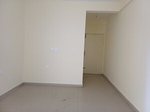 Room in 3 BHK Apartment at Pyramid Altia, Sector 70 – for Rent