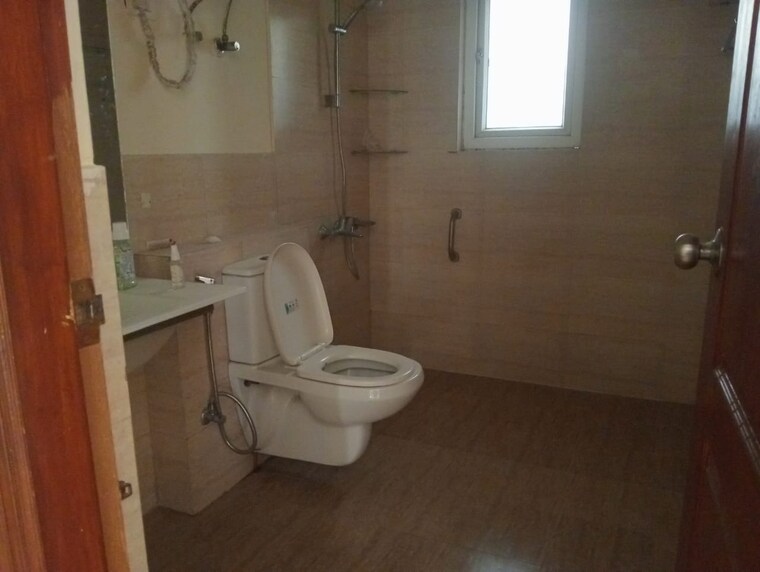 Bathroom, greater kailash ii 4 Bedroom 300 Sq.Yd. Builder Floor In Greater Kailash ii Delhi 9643662