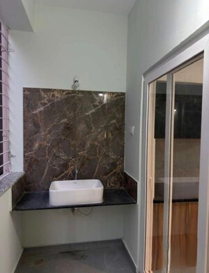 Furnished Amenities in 3 BHK Apartment at Madhapur – for Rent