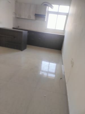 Room in 2 BHK Apartment at Tulip Lemon, Sector 69 – for Rent