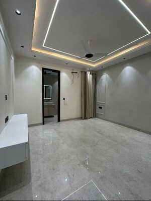 Room in 1 BHK Apartment at Ambience Mall, Sector 24 – for Rent