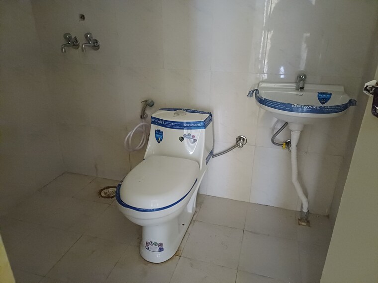 Bathroom, pyramid-altia 3 Bedroom 645 Sq.Ft. Apartment In Sector 70 Gurgaon 9643801