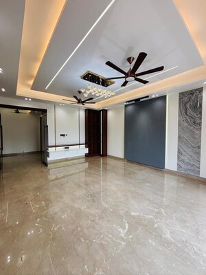 Room in 1 BHK Apartment at Ambience Mall, Sector 24 – for Rent
