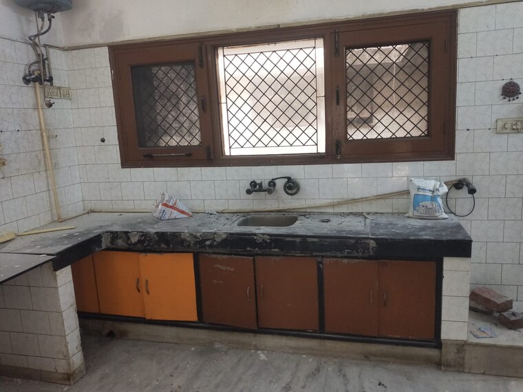 Kitchen, rwa-apartments-sector-52 3 Bedroom 200 Sq.Mt. Independent House In Sector 52 Noida 9643865