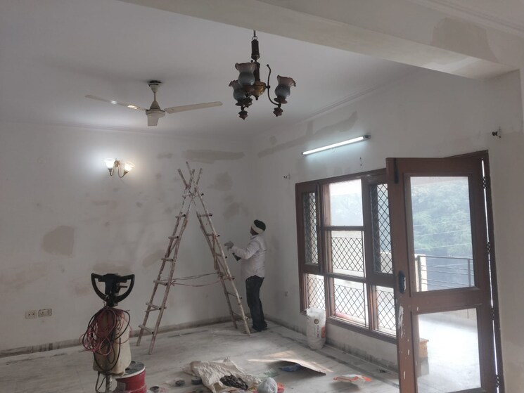 Gym, rwa-apartments-sector-52 3 Bedroom 200 Sq.Mt. Independent House In Sector 52 Noida 9643865