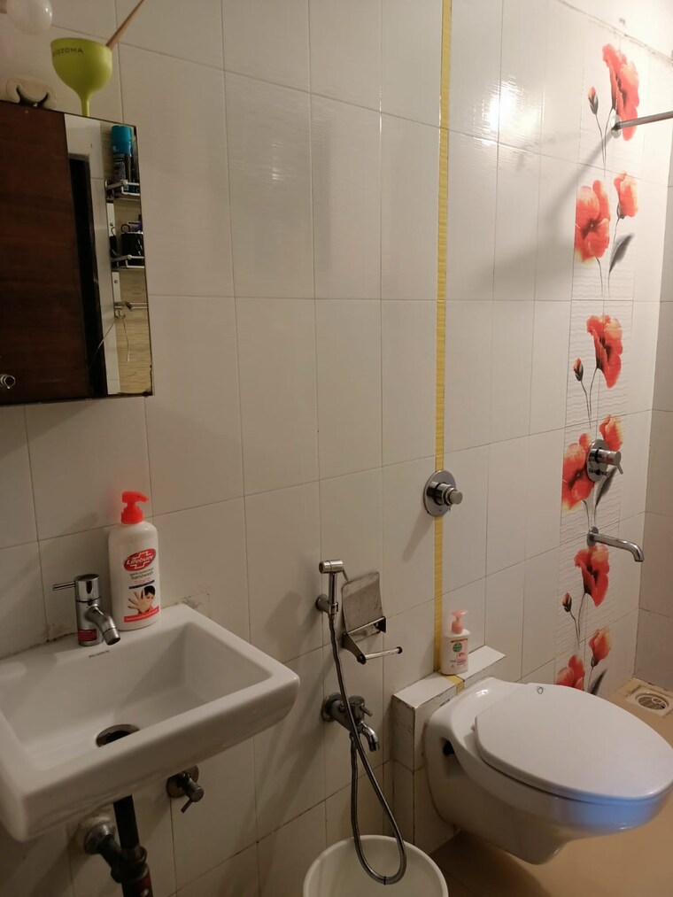 Bathroom, dosti-florentine 2.5 Bedroom 730 Sq.Ft. Apartment In Wadala Mumbai 9643843
