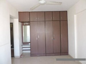 Room in 2 BHK Apartment at Dosti Acres Aster, Wadala East – for Sale