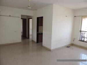 Room in 2 BHK Apartment at Dosti Acres Aster, Wadala East – for Sale