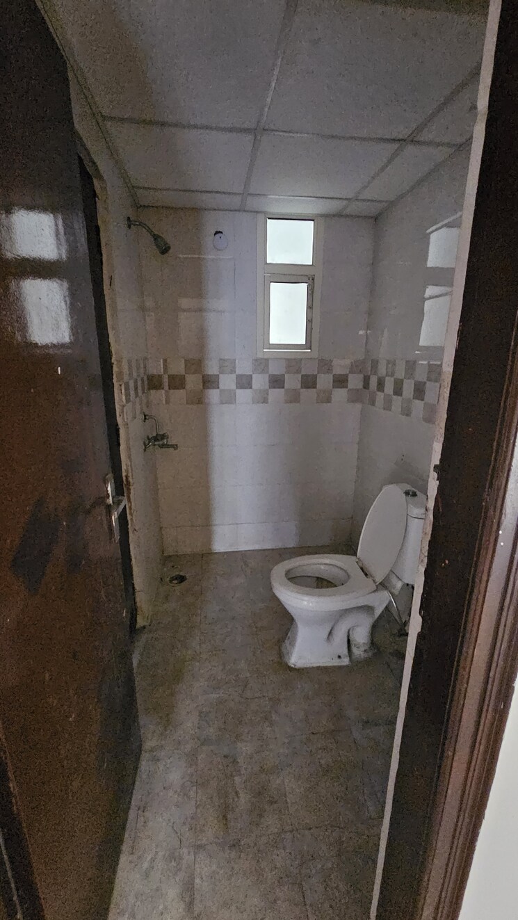 Bathroom, maia-marvel 3 Bedroom 1445 Sq.Ft. Apartment In Raj Nagar Extension Ghaziabad 9644066