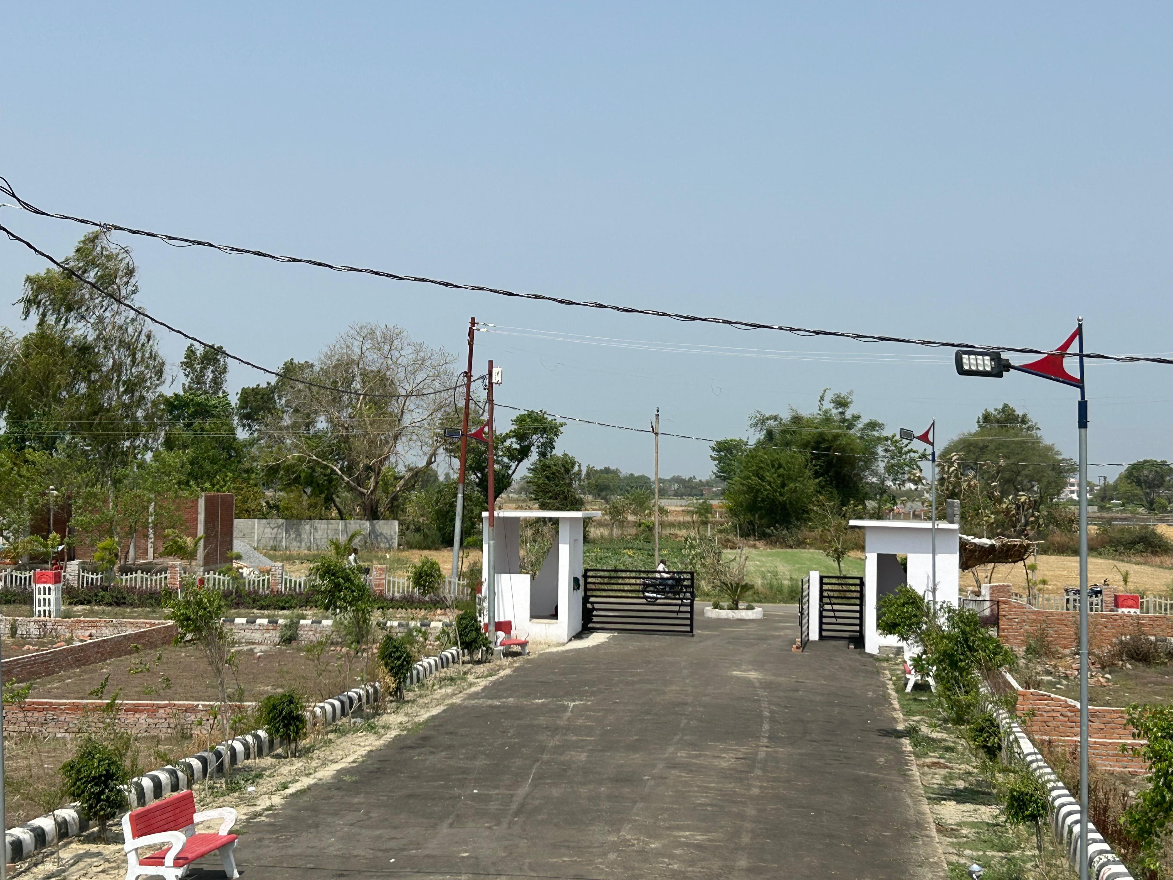 Plot For Sale in Gosainganj