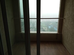 Room in 2 BHK Apartment at Dosti Group Acres, Wadala East – for Sale