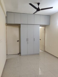 1 RkApartment For Sale in DLF Regal Gardens