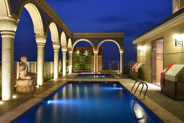 Swimming Pool in 2 BHK Apartment at Dosti Group Acres, Wadala East – for Sale