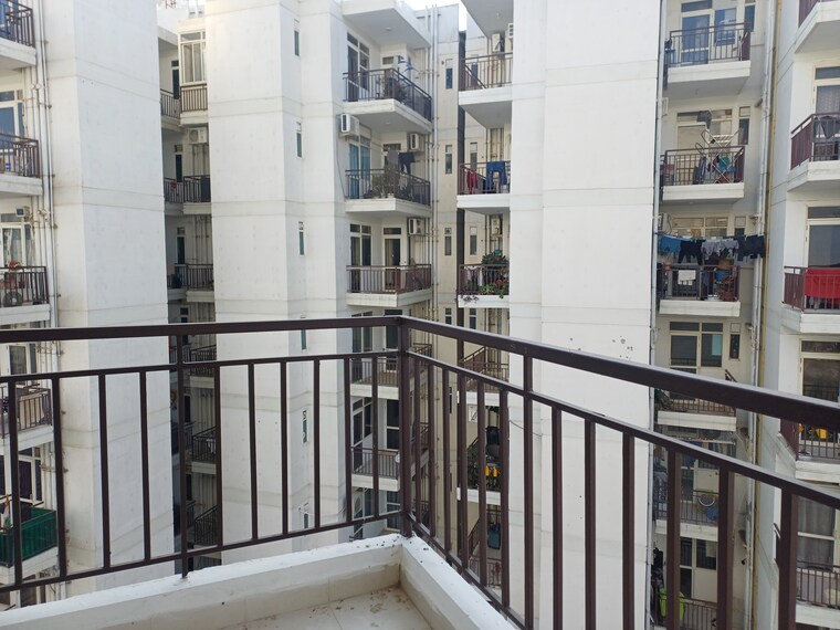 Balcony, suncity-avenue-76 2 Bedroom 735 Sq.Ft. Apartment In Sector 76 Gurgaon 9644219