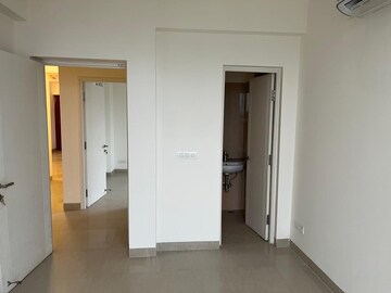 Room in 3 BHK Apartment at Emaar Emerald Estate, Sector 65 – for Rent