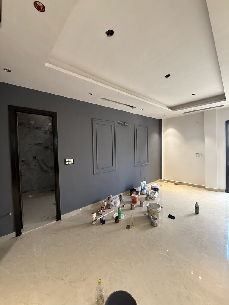 Room, mahaveer nagar 3 Bedroom 125 Sq.Yd. Builder Floor In Mahaveer Nagar Delhi 9644224