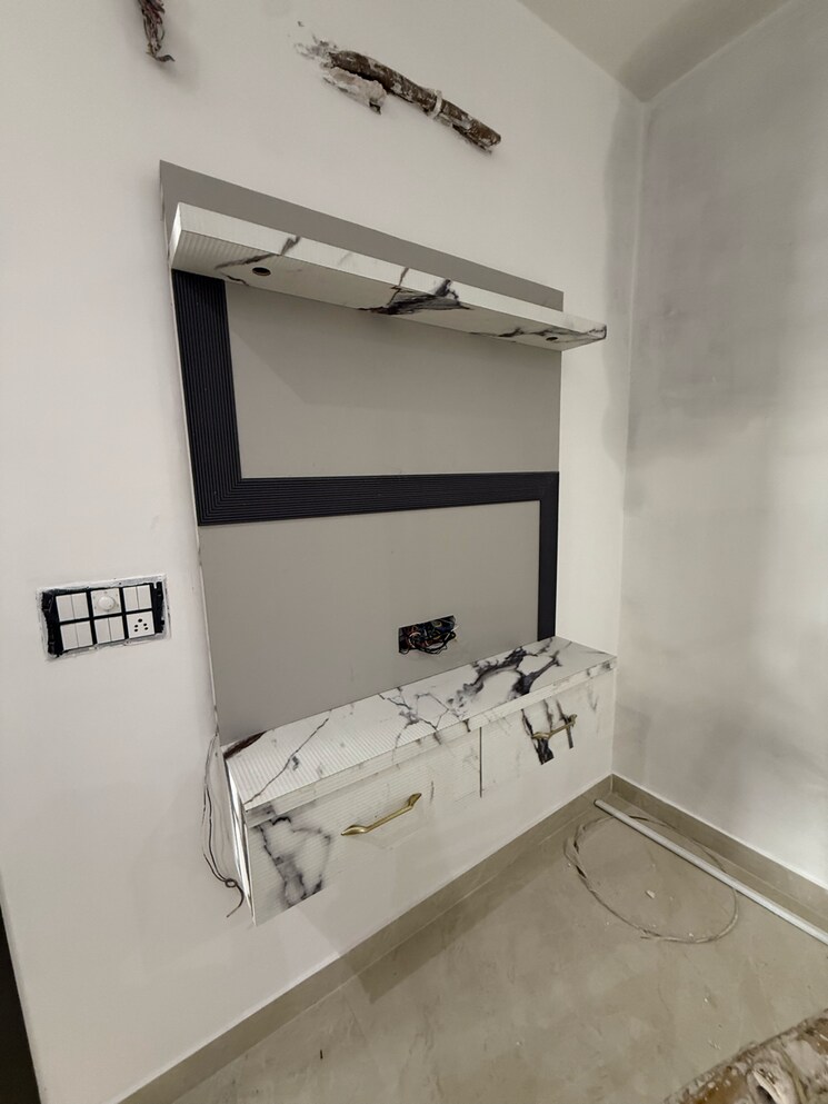 Bathroom, mahaveer nagar 3 Bedroom 145 Sq.Yd. Builder Floor In Mahaveer Nagar Delhi 9644226
