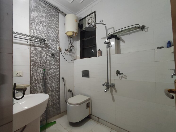 Bathroom, saket 3 Bedroom 1500 Sq.Ft. Apartment In Saket Delhi 9644297