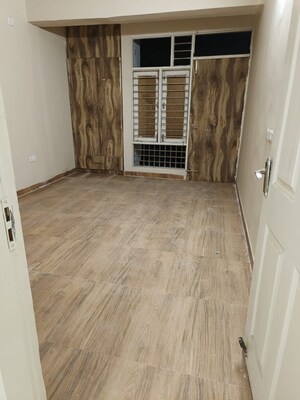 Room in 3 BHK Builder Floor at Sector 88 – for Rent