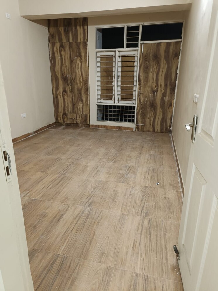 Room, sector 88 3 Bedroom 197 Sq.Ft. Builder Floor In Sector 88 Faridabad 9644878