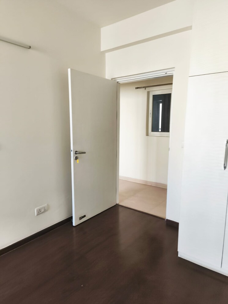 Room, emaar-the-enclave 3.5 Bedroom 1920 Sq.Ft. Apartment In Sector 66 Gurgaon 9644284