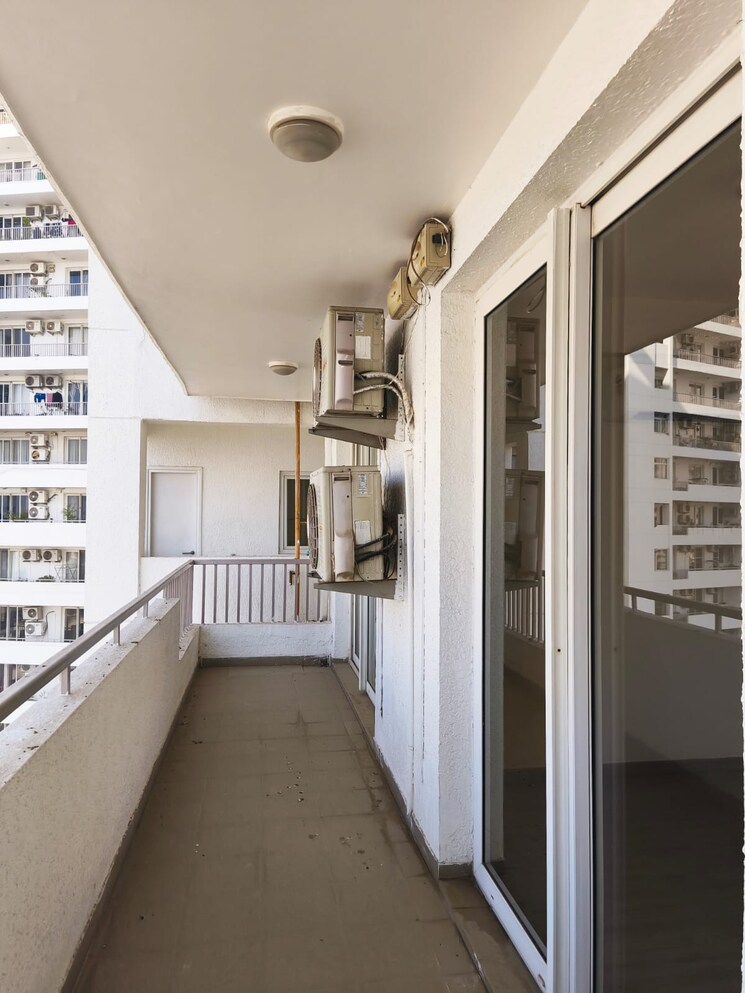 Balcony, emaar-the-enclave 3.5 Bedroom 1920 Sq.Ft. Apartment In Sector 66 Gurgaon 9644284