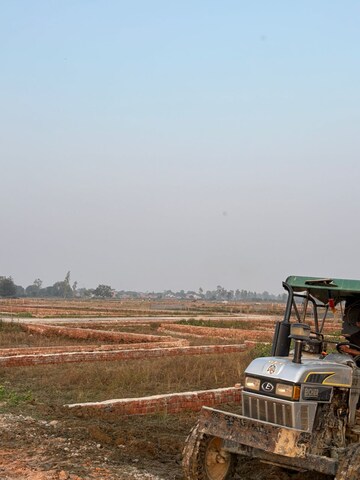  Plot – Exterior View View at Gosainganj - for Sale