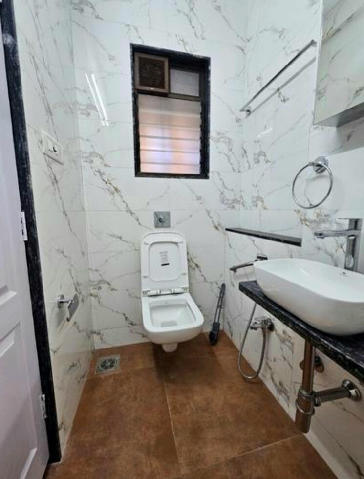 Bathroom, ganga-chs-mulund 1 Bedroom 700 Sq.Ft. Apartment In Mulund West Mumbai 9644316