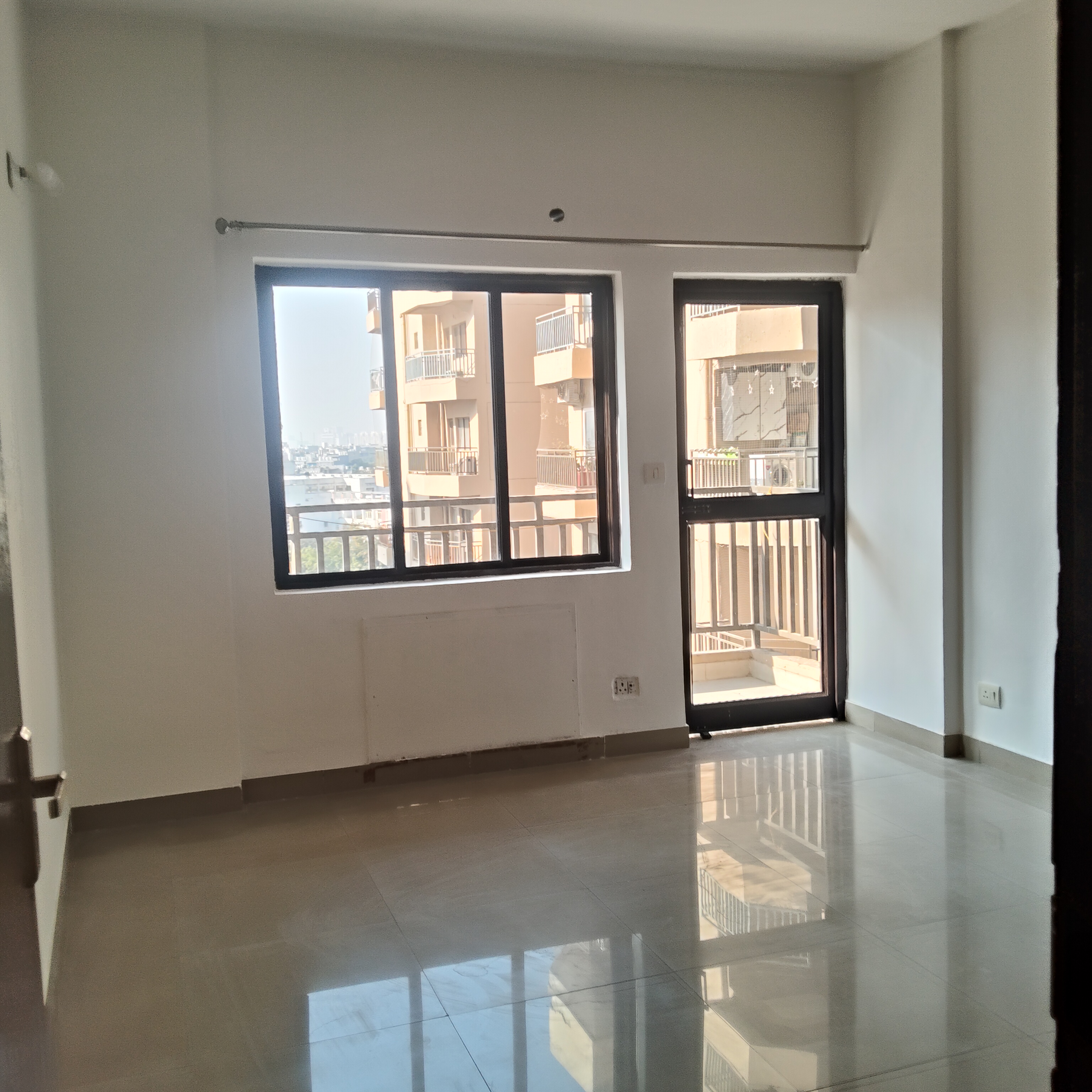 3.5 BHK + Servant Room Apartment For Rent in Ardee City Palm Grove Heights